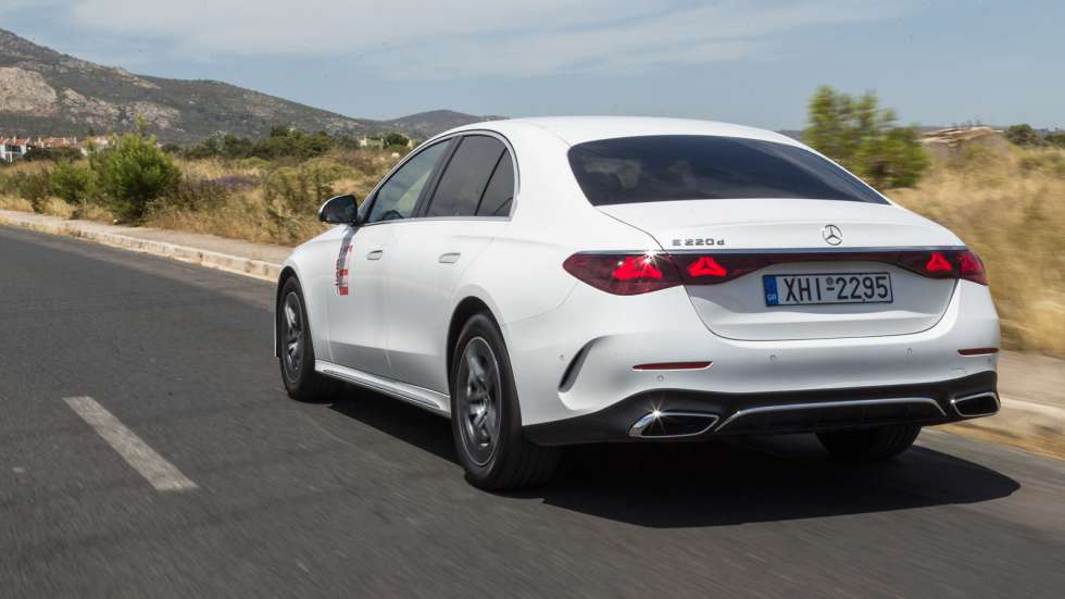 Diesel ή plug-in; Mercedes E 220 d Vs Mercedes E 300 e