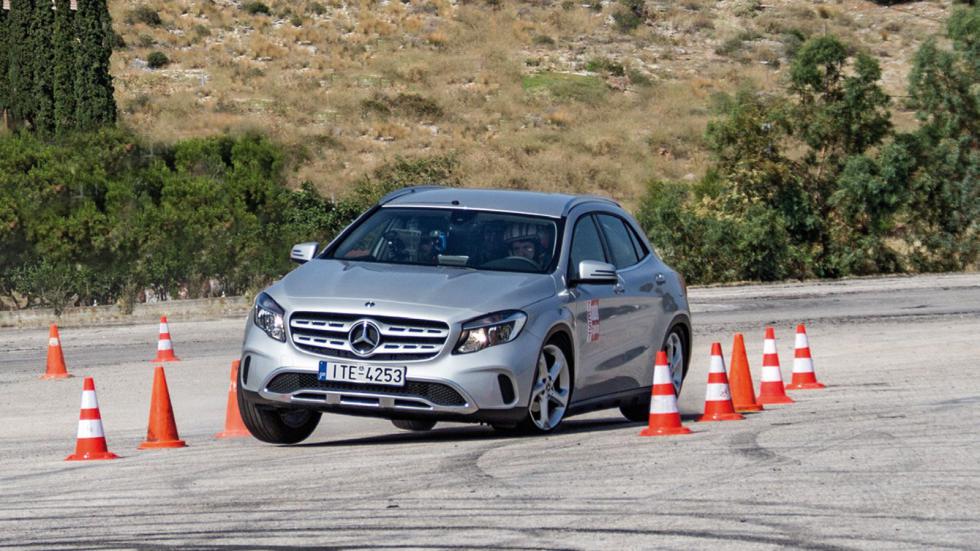 Mercedes GLA (1η γενιά) στο Elk Test: Κορυφαία επίδοση στα premium