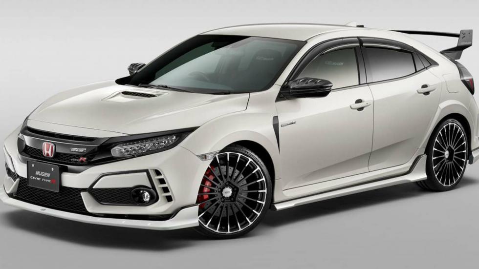 Το νέο bodykit είναι ακόμη πιο επιθετικό από το εργοστασιακό.