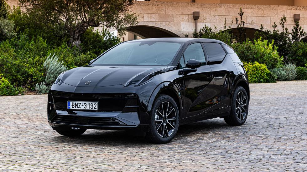 Ξεχωριστό αισθητικά είναι το Zeekr X, το νέο compact SUV της εταιρείας.