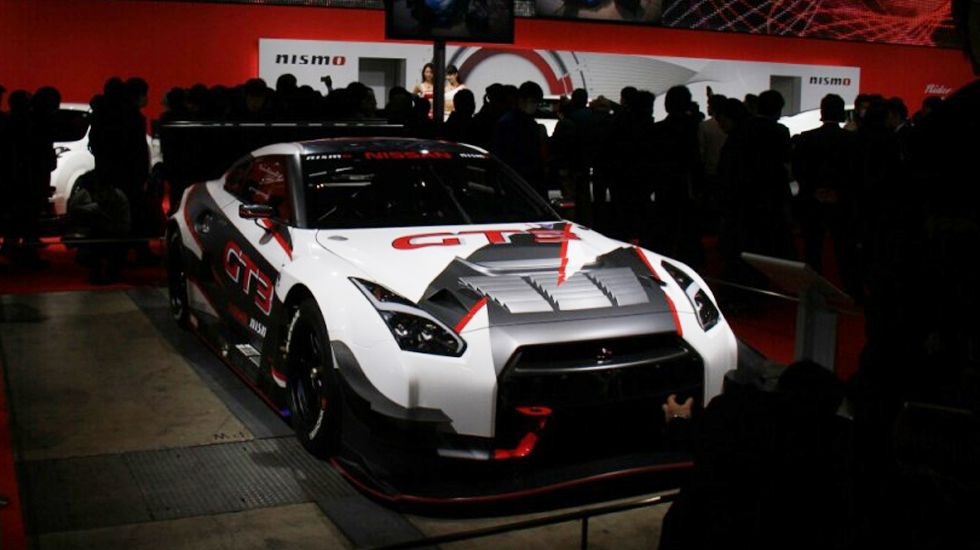 To νέο GT-R Nismo GT3 φέρει τον 3,8 λτ. V6 κινητήρα twin-turbo με απόδοση 550 ίππους και 650 Nm ροπής, που συνδυάζεται με 6άρι σειριακό κιβώτιο.