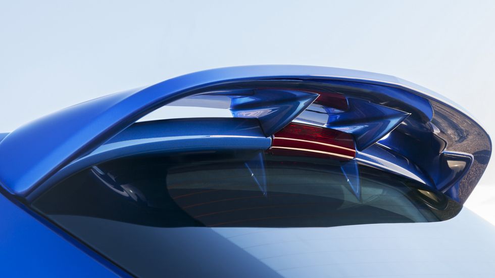 Σημαντικό αισθητικά στοιχείο του νέου Corsa OPC είναι η μεγάλη αεροτομή οροφής.