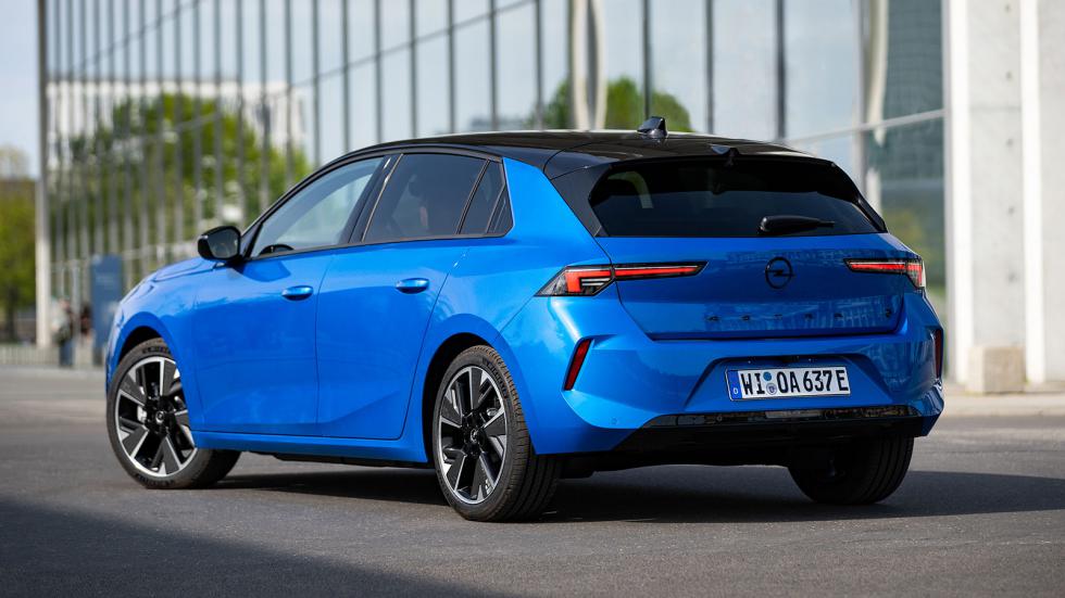 Οδηγούμε το νέο Opel Astra Electric με 156 PS & αυτονομία 321 χλμ.