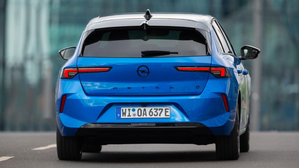 Οδηγούμε το νέο Opel Astra Electric με 156 PS & αυτονομία 321 χλμ.