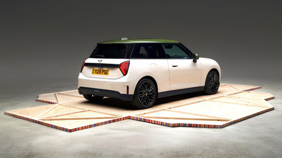 MINI Paul Smith Edition: Κλασικό βρετανικό στυλ με σύγχρονη υπογραφή