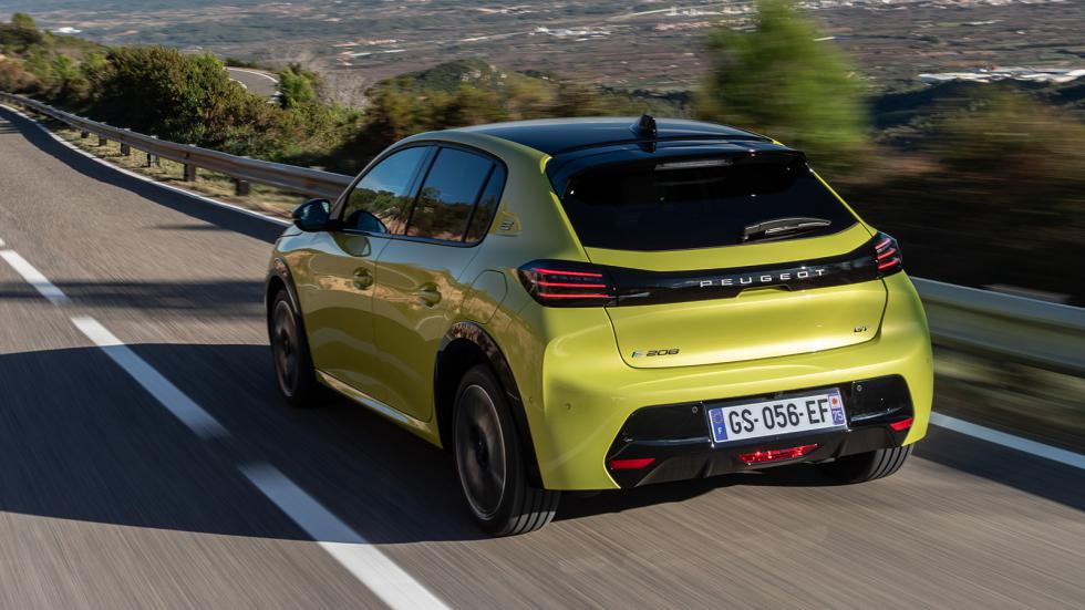 Όλες οι αλλαγές που έφερε το ανανεωμένο Peugeot 208