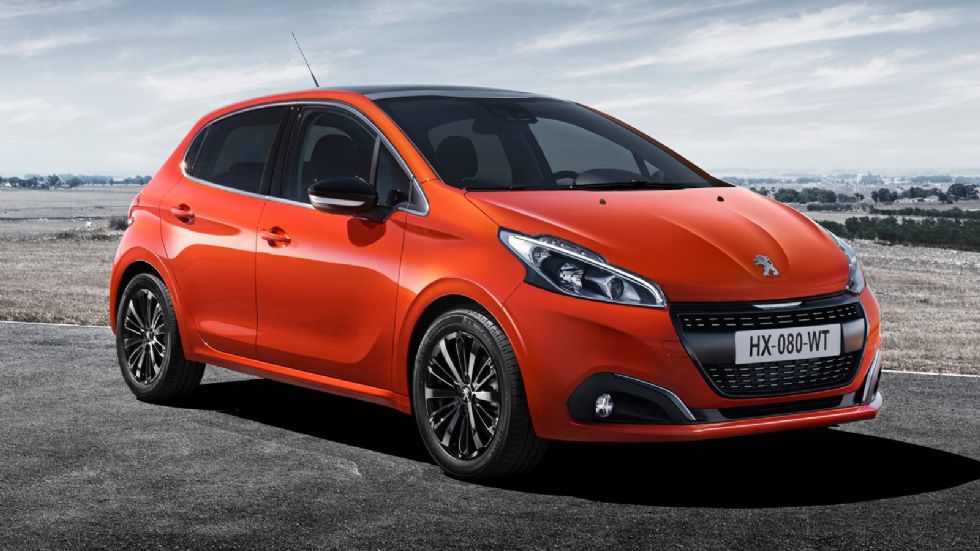 Τα Peugeot 208 (φωτο) και 2008 θα αποκτήσουν πλήρως ηλεκτρικές εκδόσεις.