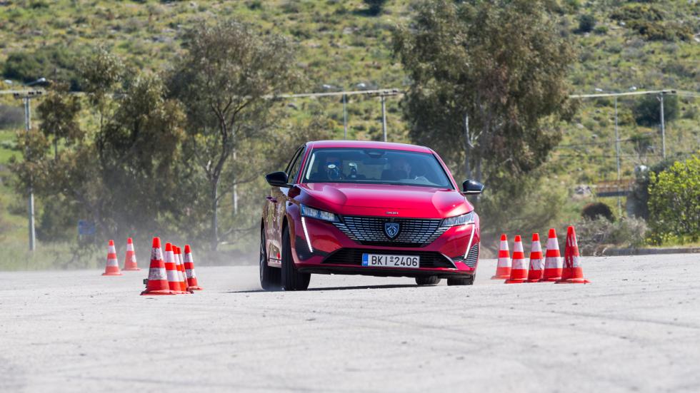 Δοκιμή αποφυγής κινδύνου στο νέο Peugeot 308: Νέο ρεκόρ στα οικογενειακά!