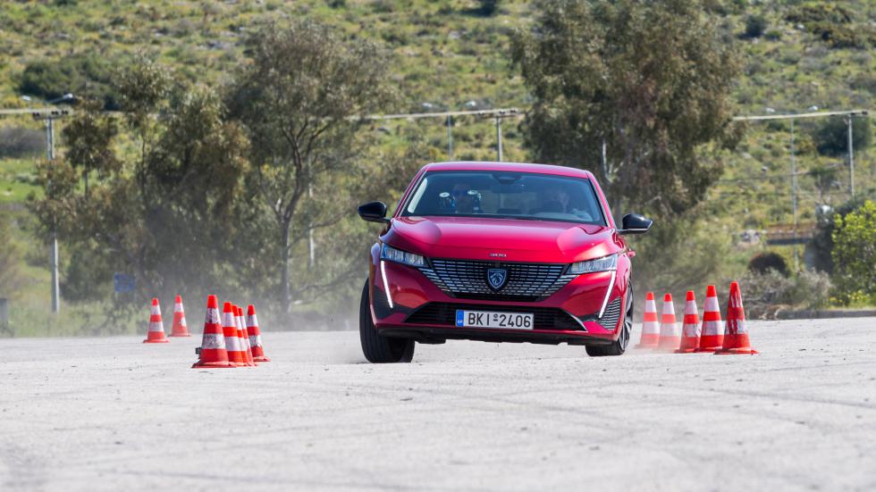 Δοκιμή αποφυγής κινδύνου στο νέο Peugeot 308: Νέο ρεκόρ στα οικογενειακά!