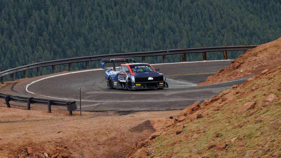 Πρώτο στο Pikes Peak το F-150 Lightning SuperTruck