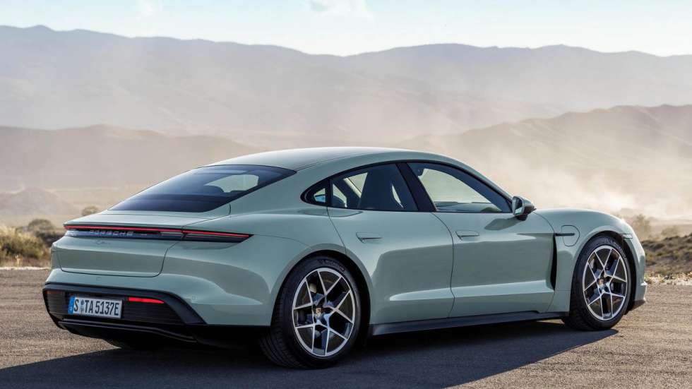 Η Porsche ανακαλεί την Taycan λόγω προβλήματος στα φρένα