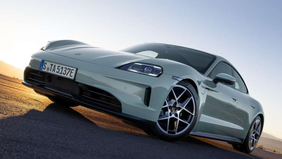 Η Porsche ανακαλεί την Taycan λόγω προβλήματος στα φρένα
