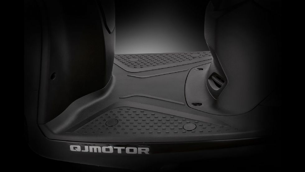 QJMOTOR SQ16 125: Με κινητήρα που εξαντλεί τα όρια της Α1 κατηγορίας 