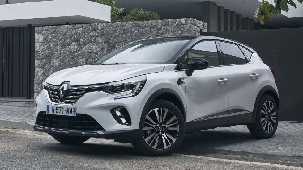 Tα μικρά SUV με μπροστάρη το Renault Captur ξεπέρασαν σε πωλήσεις τα μεσαία SUV.