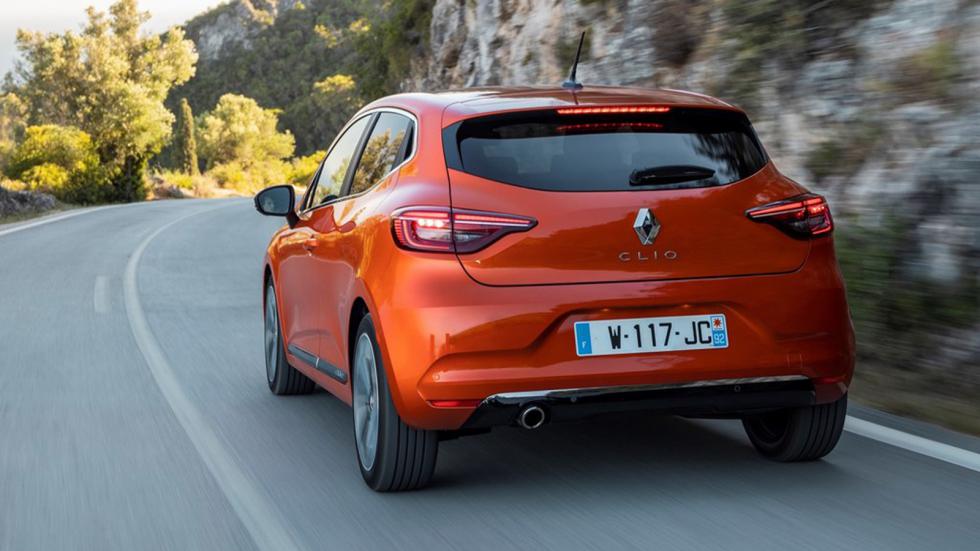 Το Clio διατίθεται επίσης σε βενζίνη, έκδοση LPG αλλά και ως υβριδικό.
