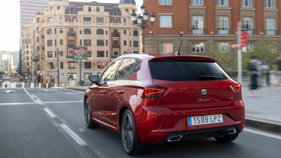 SEAT Ibiza: «Γεμάτο» από τη βασική με βενζίνη και CNG 