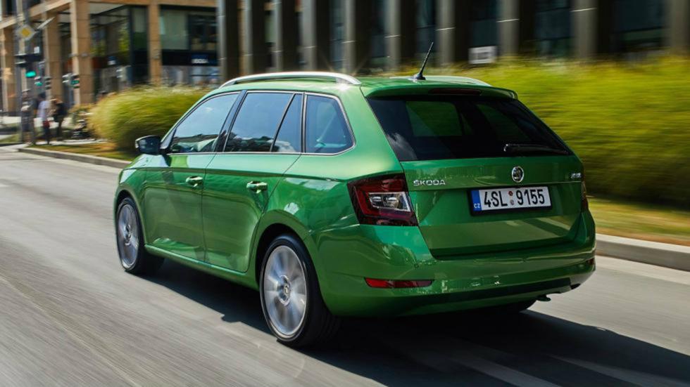 Βλέπετε το τρέχον μοντέλο της Skoda Fabia Combi.