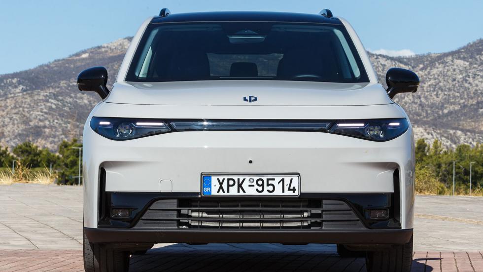 Το C10 REEV διαθέτει κύκλωμα ταχείας φόρτισης (DC) που παρέχει την δυνατότητα αναπλήρωσης του 50% της ηλεκτρικής αυτονομίας του σε μόλις 18 λεπτά.