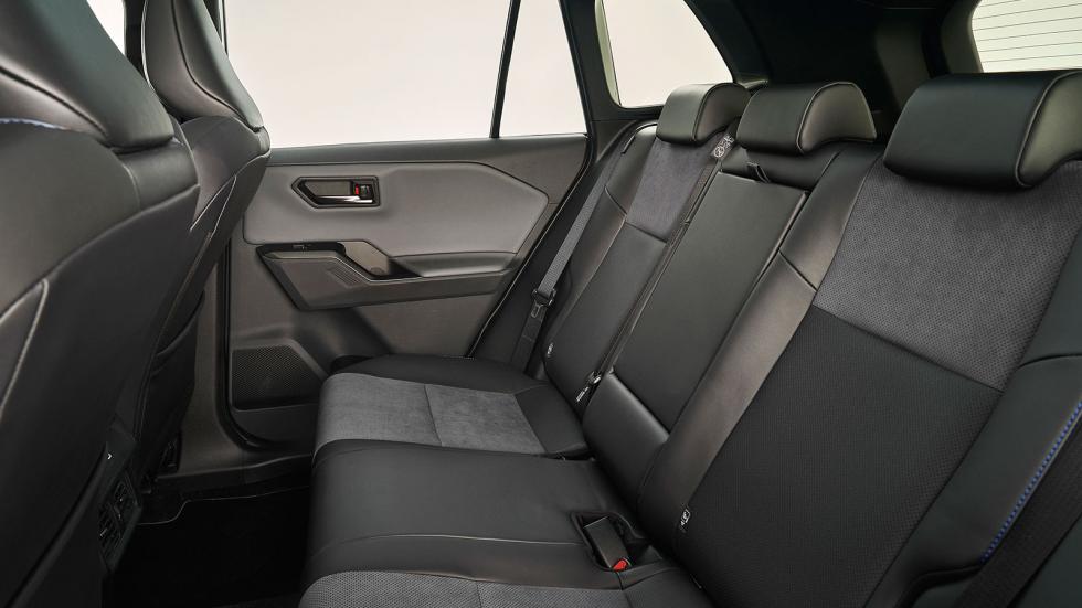 Νέο Toyota RAV4: Πιο high-tech με ιπποδυνάμεις έως 304 άλογα
