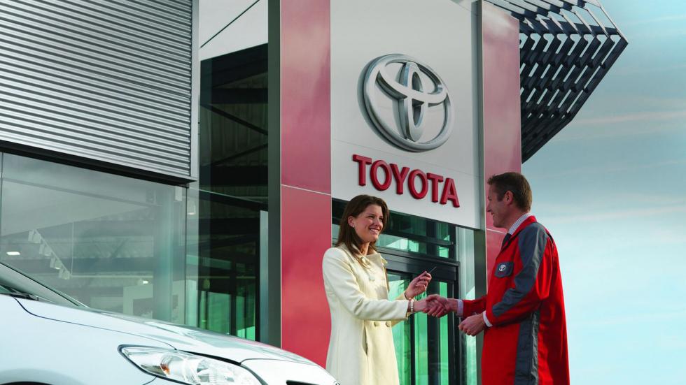 Νέο πακέτο προϊόντων περιποίησης- περιοδικής φροντίδα Toyota care