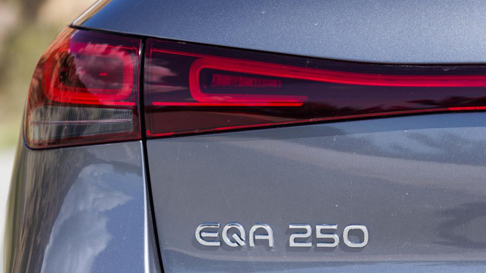 EQA Vs GLA 250e: Ηλεκτρική ή Plug-in Mercedes στα ίδια λεφτά;