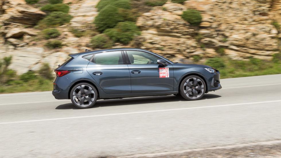 Το CUPRA Leon καταφέρνει να συνδυάσει σε μεγάλο βαθμό επιδόσεις και sport αίσθηση με την χαμηλή κατανάλωση & τον πράσινο χαρακτήρα του!