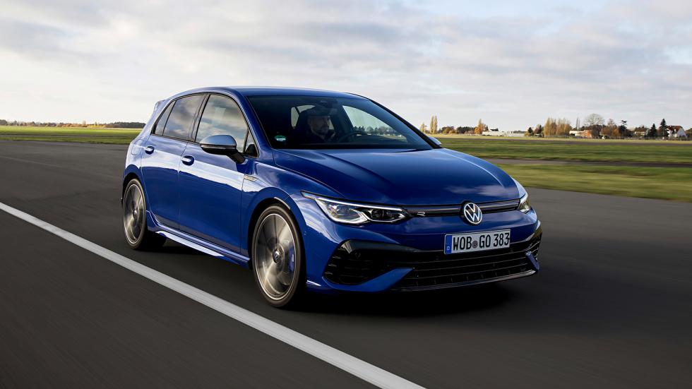 Volkswagen Golf: πιάνει κορυφή για... 1000 και 1 λόγους  