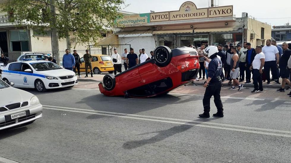 Σοβαρό τροχαίο με VW Golf GTI στη Λ. Φυλής