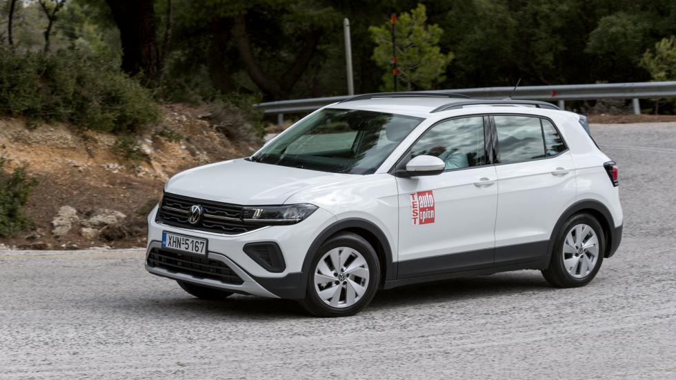 Το VW T-Cross πατάει πάνω στα αισθητικά πρότυπα των SUV μοντέλων της Volkswagen και χωρίς να προκαλεί είναι μοντέρνο αλλά και ιδιαίτερα αναγνωρίσιμο ως σχήμα. 