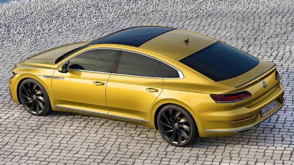 Το VW Arteon διατίθεται στα δύο εξοπλιστικά πακέτα Elegance και R-line.	