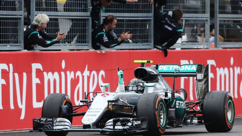 Το μόνο που έπρεπε να κάνει ο Nico Rosberg ήταν ένας ήρεμος αγώνας, ώστε να κερδίσει άνετα για πρώτη φορά στην Ιαπωνία και για 9η φέτος, διευρύνοντας το προβάδισμα στο Πρωτάθλημα Οδηγών στους 33 πόντο