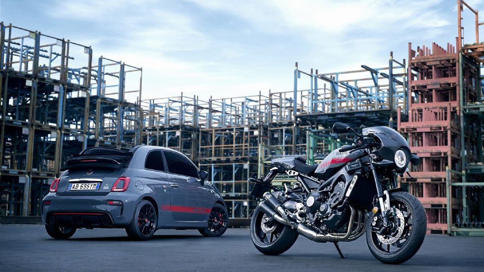 Όπως και η XSR900, έτσι και το Abarth 695C Tributo XSR είναι ντυμένο στα γκρι με κόκκινες λεπτομέρειες, ενώ η εξάτμιση της Akrapovic είναι ακόμα ένα κοινό στοιχείο ανάμεσα στα δύο μοντέλα.