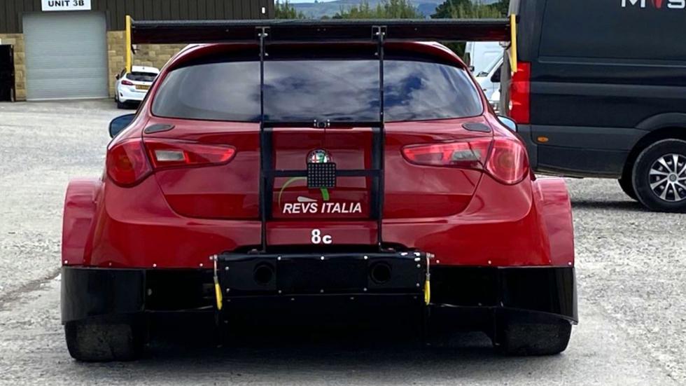 Alfa Romeo Giulietta V8: Το τρελό όνειρο που έγινε πραγματικότητα
