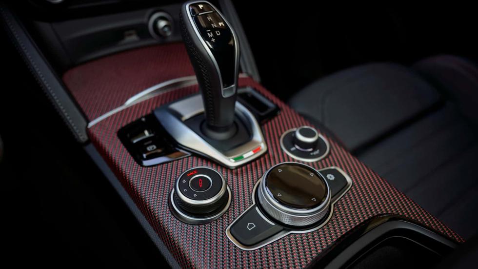 Οι νέες Alfa Romeo Giulia και Stelvio Quadrifoglio Super Sport είναι για λίγους