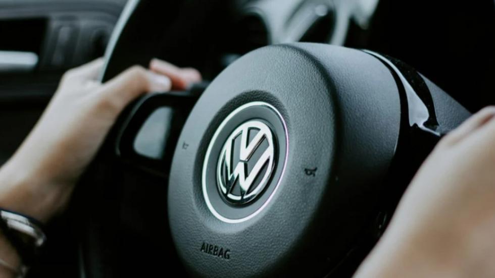 Ανακαλούνται μοντέλα VW στην Ελλάδα με πρόβλημα στους αερόσακους 