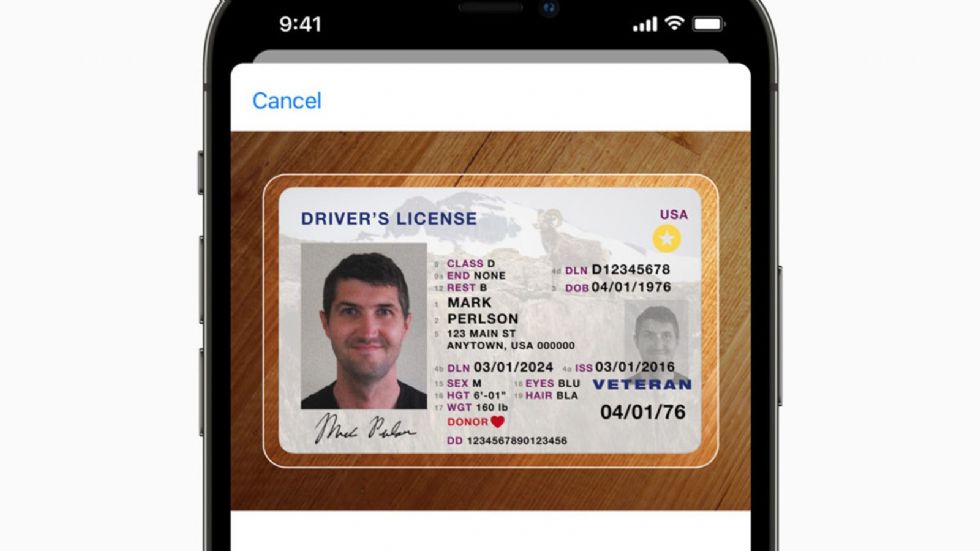 Δίπλωμα οδήγησης και ταυτότητα: Στο κινητό μας από τον Απρίλιο!