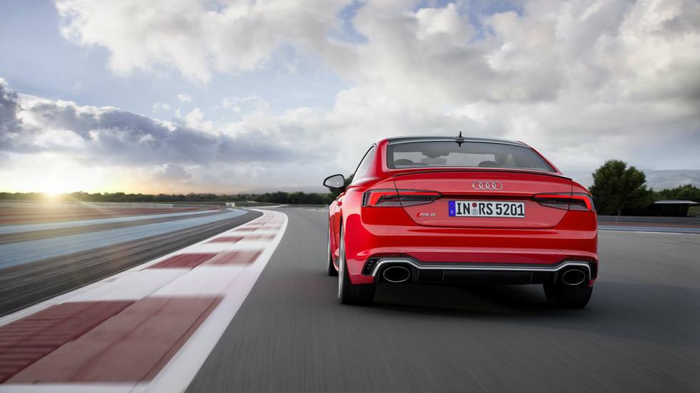 Φωτογραφίες του νέο Audi RS5 Coupe, που παρουσιάστηκε επίσημα ενόψει του σαλονιού της Γενεύης. 