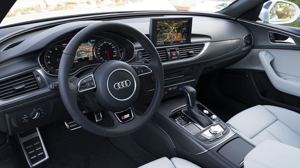 Στο εσωτερικό οι αλλαγές στο ανανεωμένο Audi A6 είναι περιορισμένης έντασης, όμως αρκετά σημαντικές.