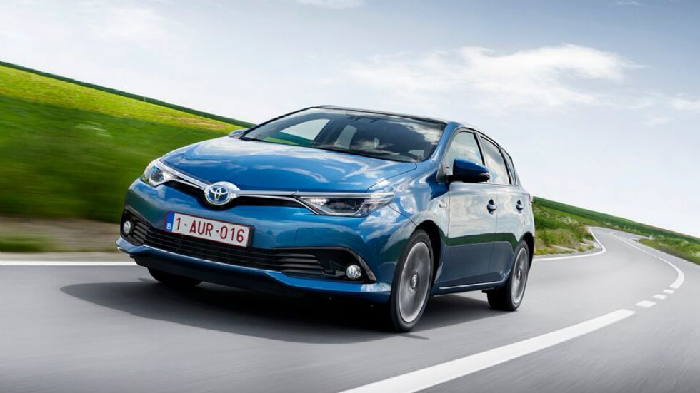 Καλή ποιότητα κύλισης, μεστό τιμόνι και δυνατότητα να κινηθεί σβέλτα είναι τα κύρια χαρακτηριστικά του νέου Toyota Auris στο δρόμο.