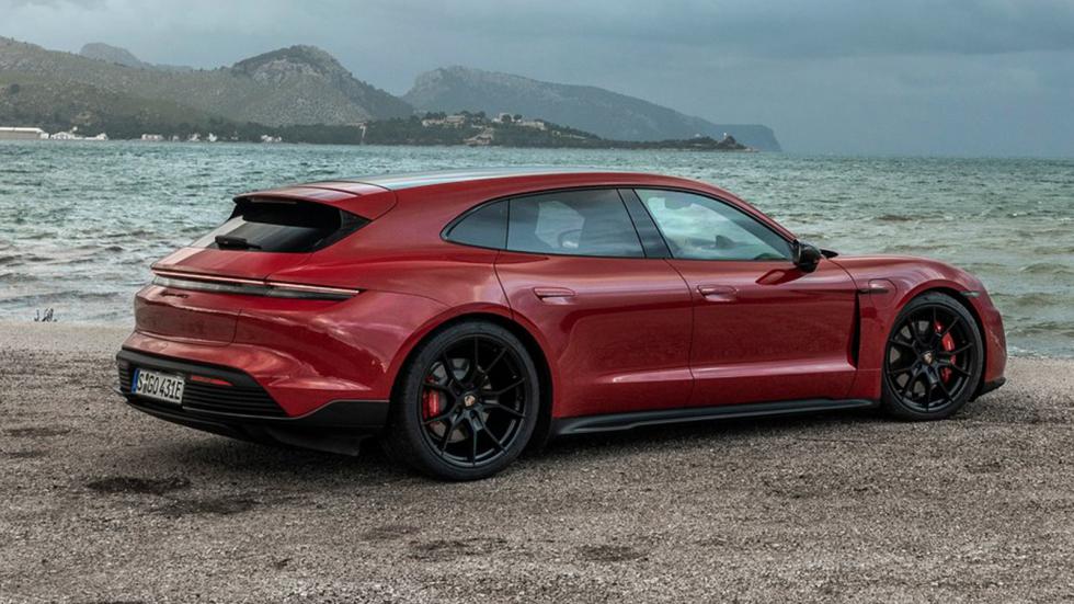 Porsche Taycan Cross Turismo: Φουλ πρακτική με εστίαση στην άσφαλτο