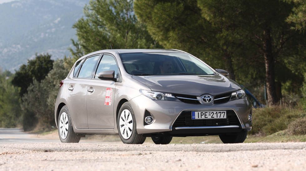 Στο δρόμο, το Toyota Auris ξεχωρίζει για την πολύ καλή άνεση και ποιότητα κύλισης, διατηρώντας την ασφάλειά του σε κάθε περίπτωση.	