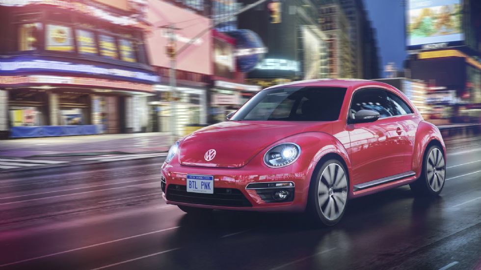 To νέο VW Beetle #PinkBeetle είναι το πρώτο αυτοκίνητο που έχει επίσημη ονομασία με hashtag