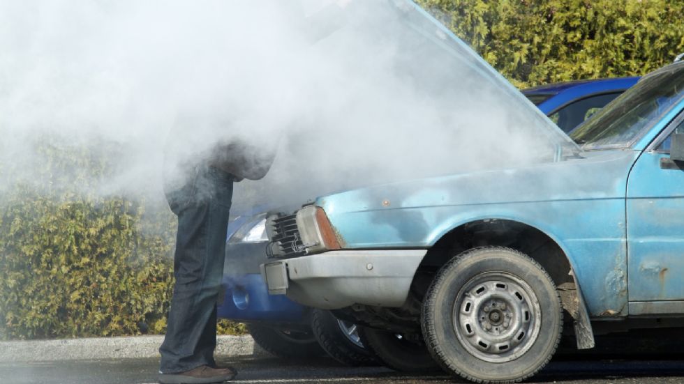 Το αυτοκίνητο ζορίζεται πολύ με τον καύσωνα και υπάρχει κίνδυνος σοβαρής ζημιάς.