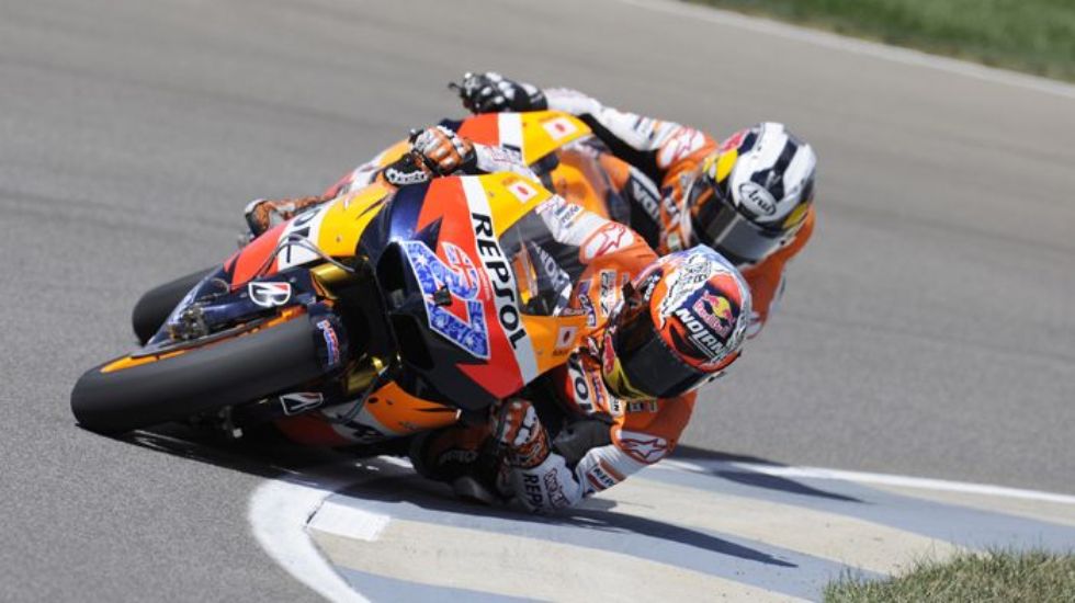 «...είμαστε καλότυχοι που έχουμε έναν αναβάτη εξέλιξης ο οποίος μπορεί να πιέσει το RC213V στα όριά του», δήλωσε ο κ. Nakamoto για τον Casey Stoner.