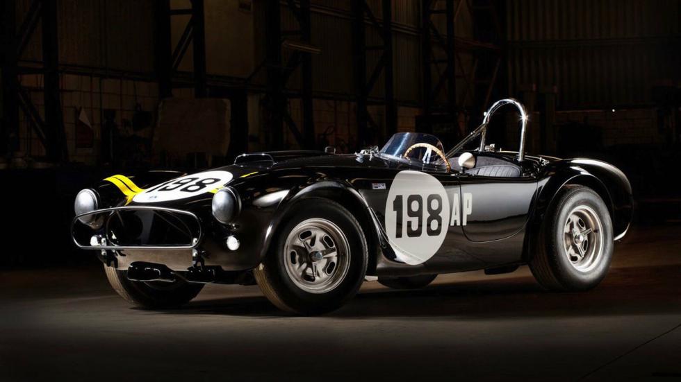 Οι 4 ειδικές Shelby Cobra Sebring, που θα τεθούν σε δημοπρασία. 