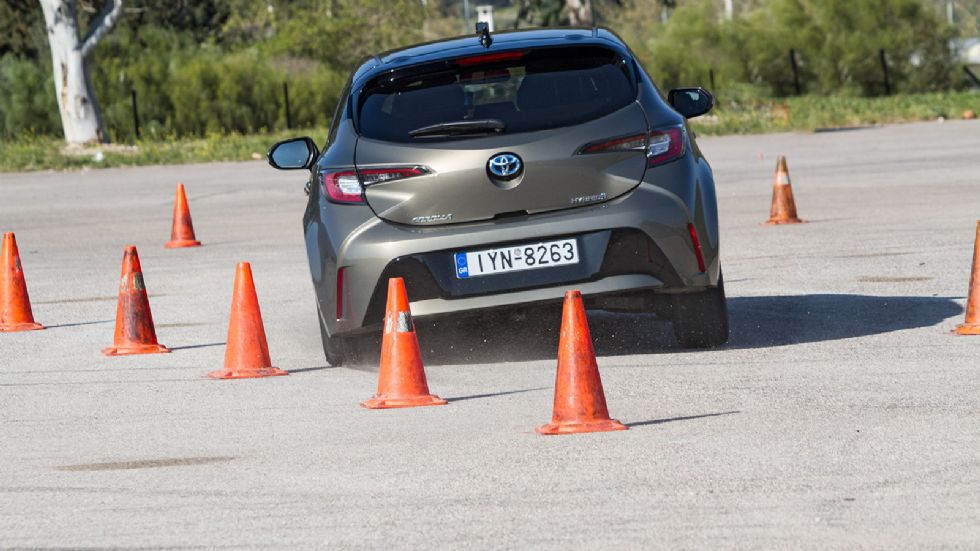 Toyota Corolla Hybrid (2019) στο Τest αποφυγής κινδύνου