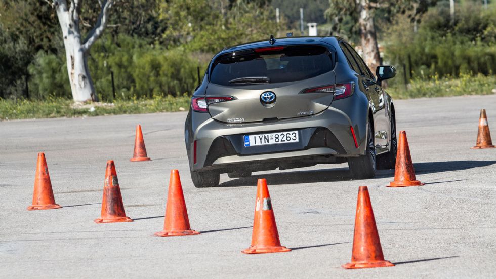 Toyota Corolla Hybrid (2019) στο Τest αποφυγής κινδύνου