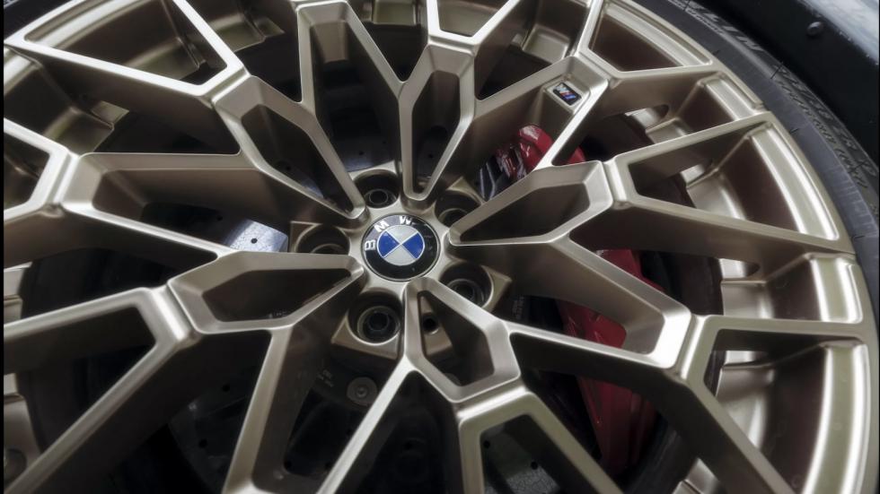 BMW M2 CS: Επίσημη πρεμιέρα με 523 ίππους και άγρια όψη