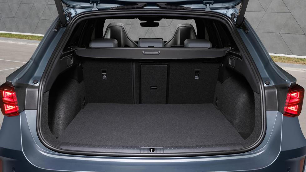 Εκτός του κλασικού hatchback αμαξώματος, το CUPRA Leon προσφέρεται σε έκδοση Plug-in υβριδικής τεχνολογίας και στην πρακτική, wagon επιλογή του CUPRA Leon Sportstourer (πορτ-μπαγκάζ 470 λτ.).