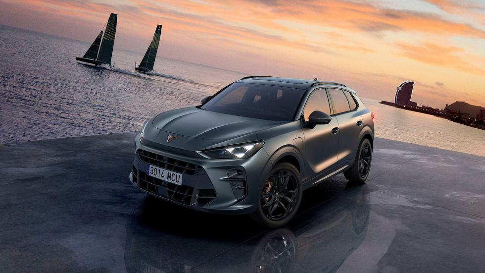Η εισαγωγική έκδοση των 204 ίππων του CUPRA Terramar E-Hybrid προσφέρεται σε δύο εξοπλιστικά επίπεδα (Terramar + Ultra).